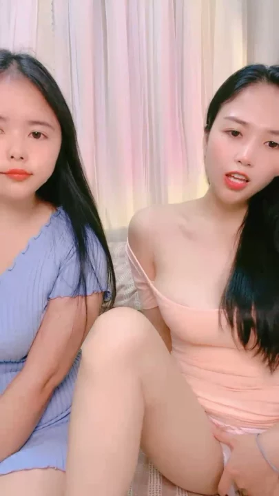 Screenshot 12 from Japanese Lesbian POV — Face-Shown Amateur with Curvy and Petite Beauties