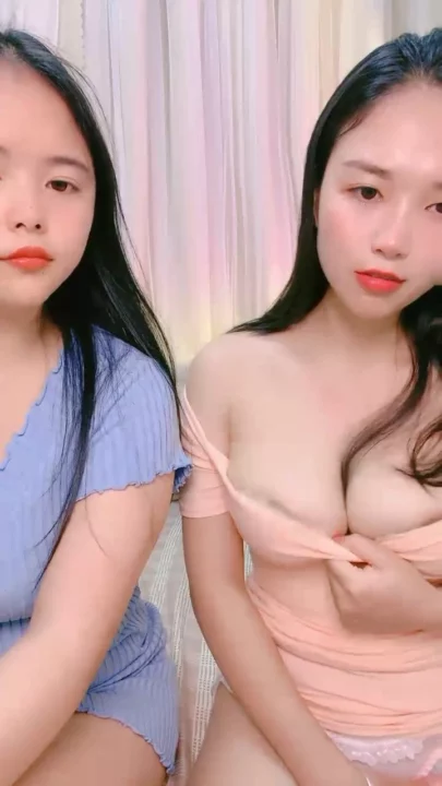 Screenshot 8 from Japanese Lesbian POV — Face-Shown Amateur with Curvy and Petite Beauties