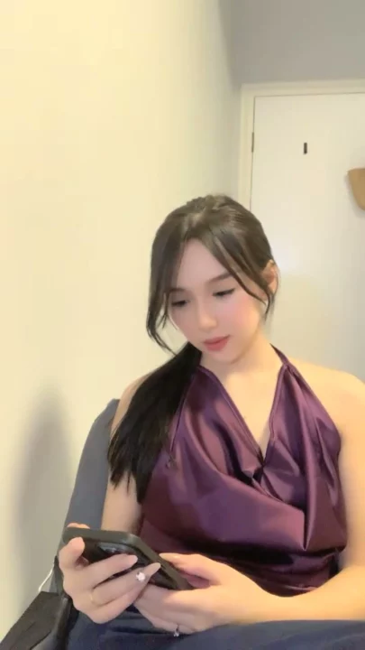 Screenshot 24 from Teasing en lingerie amateur japonaise — Dentelle rose et bas 💋