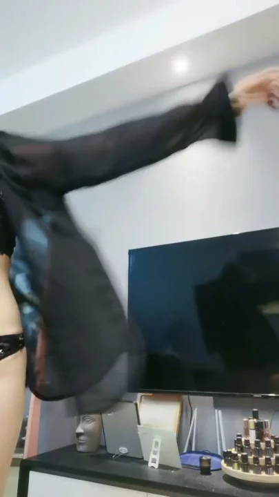 Screenshot 16 from Japonesa en primera persona con tetas grandes y provocación en ropa interior — Medias negras y masturbación mostrando la cara
