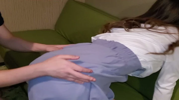 Screenshot 2 aus Japanische POV-Creampie — Kühle Bürolady wird von Untergebenen hart durchgenommen