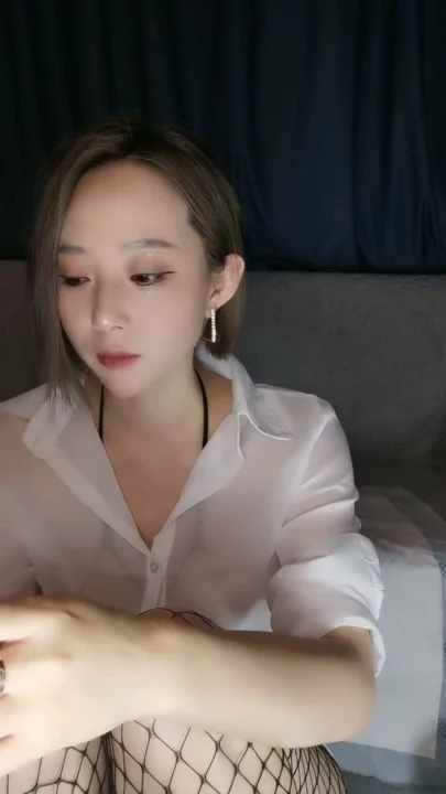 Screenshot 2 from Cận Cảnh Địt Nhật — Lồn Cạo Lông và Tất Lưới Trên Ghế Sofa [FC2-PPV]