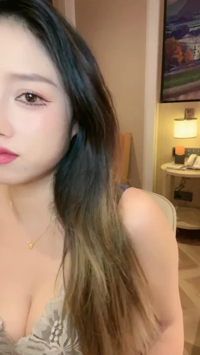 Screenshot 5 from 호텔에서 얼굴 공개 미녀와 하는 일본식 POV 크림파이 [FC2-PPV-66537]