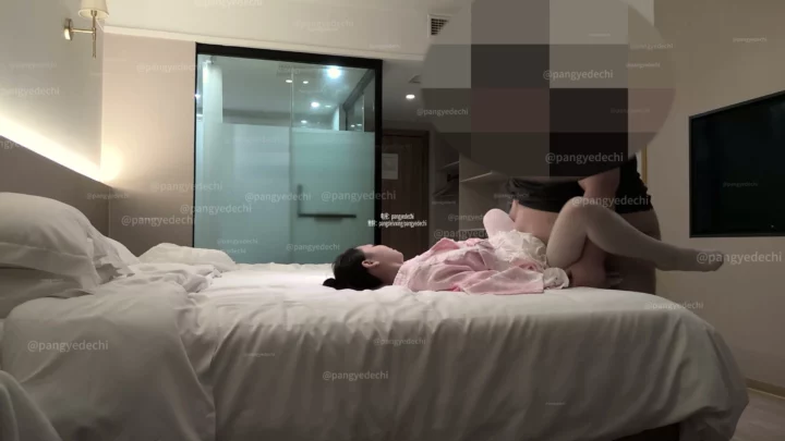 Screenshot 1 from Japanese POV Creampie — Petite Beauty in Hotel with Face Shown