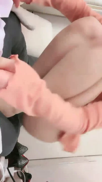 Screenshot 40 aus Japanische POV Creampie — Schlanke Schönheit nimmt Anal und Blowjob von unsichtbarem Partner
