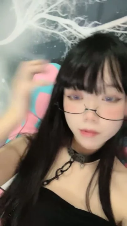 Screenshot 11 from 日本 POV 内射 — 穿黑色内衣和项圈的清瘦素人美女