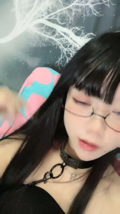 Screenshot 5 from 日本 POV 内射 — 穿黑色内衣和项圈的清瘦素人美女