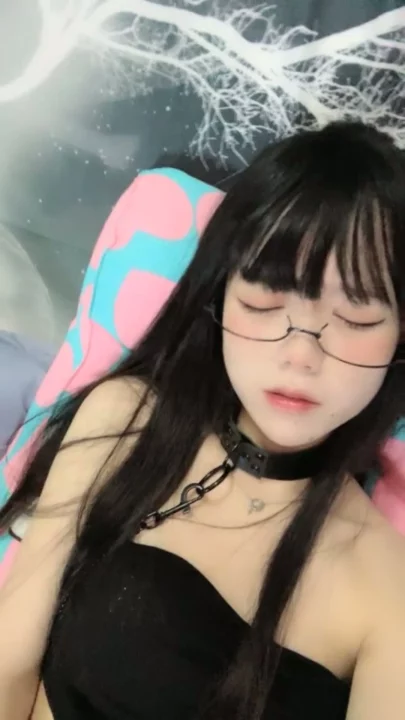 Screenshot 6 from 日本 POV 内射 — 穿黑色内衣和项圈的清瘦素人美女