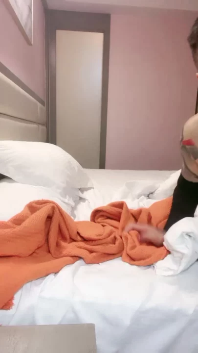 Screenshot 12 aus Japanische POV Creampie — schlanke Amateurin in schwarzen Strümpfen und Dessous