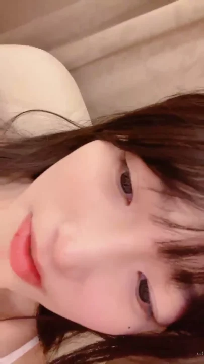 Screenshot 12 aus Japanische POV: Petite Asiatin in Dessous verführt dich im Bett mit heißem Tease