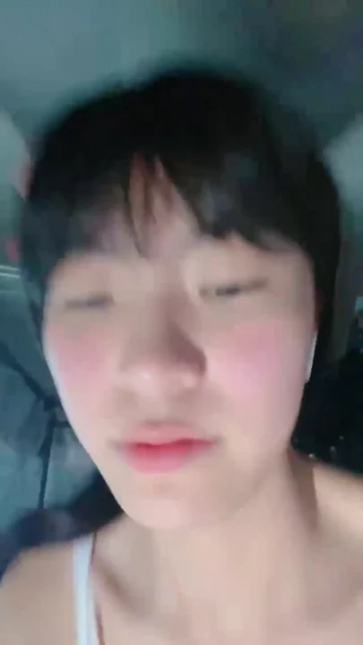 Screenshot 7 aus Japanische POV: Petite Asiatin in Dessous verführt dich im Bett mit heißem Tease