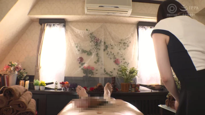 6번 스크린샷, 호텔에서 페티 메이드가 푹 빠지는 일본식 POV 마사지에서 캡처됨