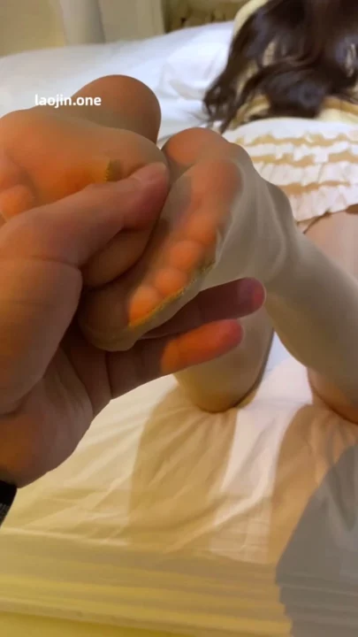 截图 19 来自 Japanese POV Masturbation — Petite Beauty in Ruffled Skirt and Socks [FC2-PPV-4567890]