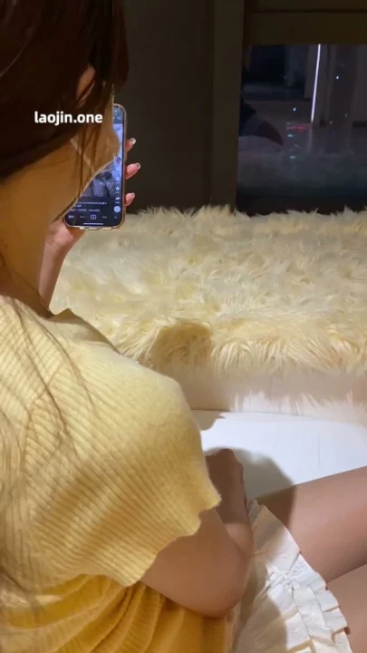 截图 4 来自 Japanese POV Masturbation — Petite Beauty in Ruffled Skirt and Socks [FC2-PPV-4567890]