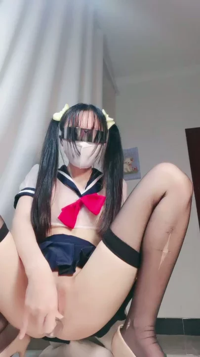 Screenshot 2 from 日本 POV 校园女生肛交 —— 光滑小穴配戴震棒和丝袜 [FC2-PPV-1234567]