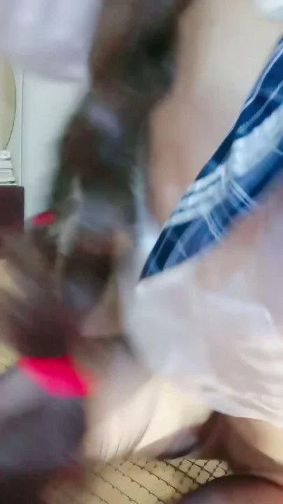 Screenshot 12 from 일본 여학생의 발로 하는 특별한 서비스 — 검은 스타킹과 교복의 유혹