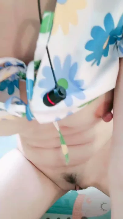 Screenshot 13 from 日本 POV 无码 — 黑色渔网袜和紫色跳蛋PLAY