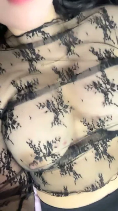 Screenshot 2 from Japonesa em Primeiro Plano Desencensurada — Lingerie Preta e Vibrador no Quarto
