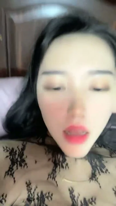 Screenshot 4 from Japonesa em Primeiro Plano Desencensurada — Lingerie Preta e Vibrador no Quarto