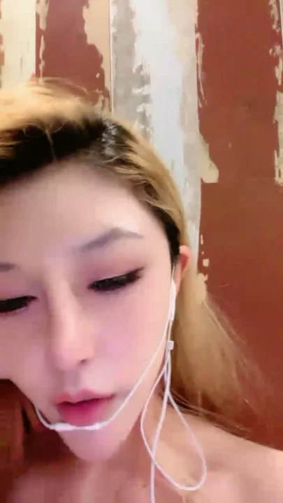 Screenshot 14 from Belle Asiatique aux cheveux blonds avec gode rose — Version non censurée à la première personne