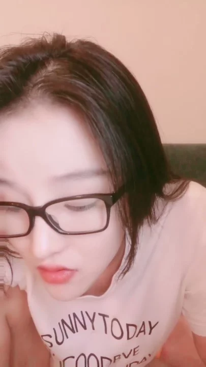 2번 스크린샷, Japanese POV Uncensored — Feifei Takes Hard Creampie in Bedroom에서 캡처됨