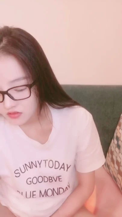 4번 스크린샷, Japanese POV Uncensored — Feifei Takes Hard Creampie in Bedroom에서 캡처됨