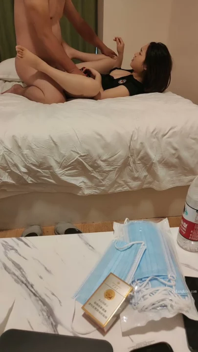 Screenshot 12 from 日本无码第一视角 —— 明明穿蓝色短裤的业余卧室戏