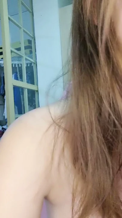 Screenshot 13 from Niuniu se masturba com um dildo e faz um footjob - Versão sem censura