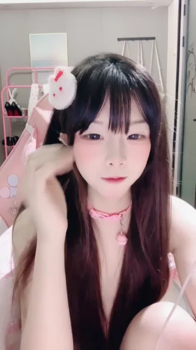 Screenshot 11 from Japonesa em Primeiro Plano Desencensurada — Amadora Pequena com Dildo e Parceiro Fora de Cena