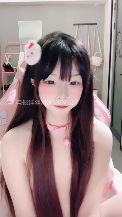 Screenshot 10 from Japonesa em Primeiro Plano Desencensurada — Amadora Pequena com Dildo e Parceiro Fora de Cena