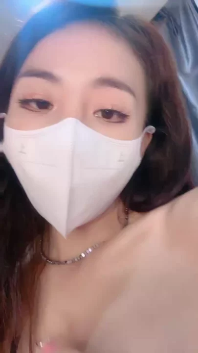 Screenshot 7 aus Japanische POV-Unzensierte — Kleine Schönheit gibt im Schlafzimmer einen Blowjob und Handjob [FC2-PPV]