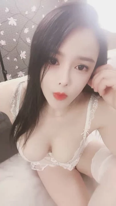 Screenshot 3 aus Japanese POV Uncensored — Ranran’s Big Tits Solo with Lingerie and Face Mask