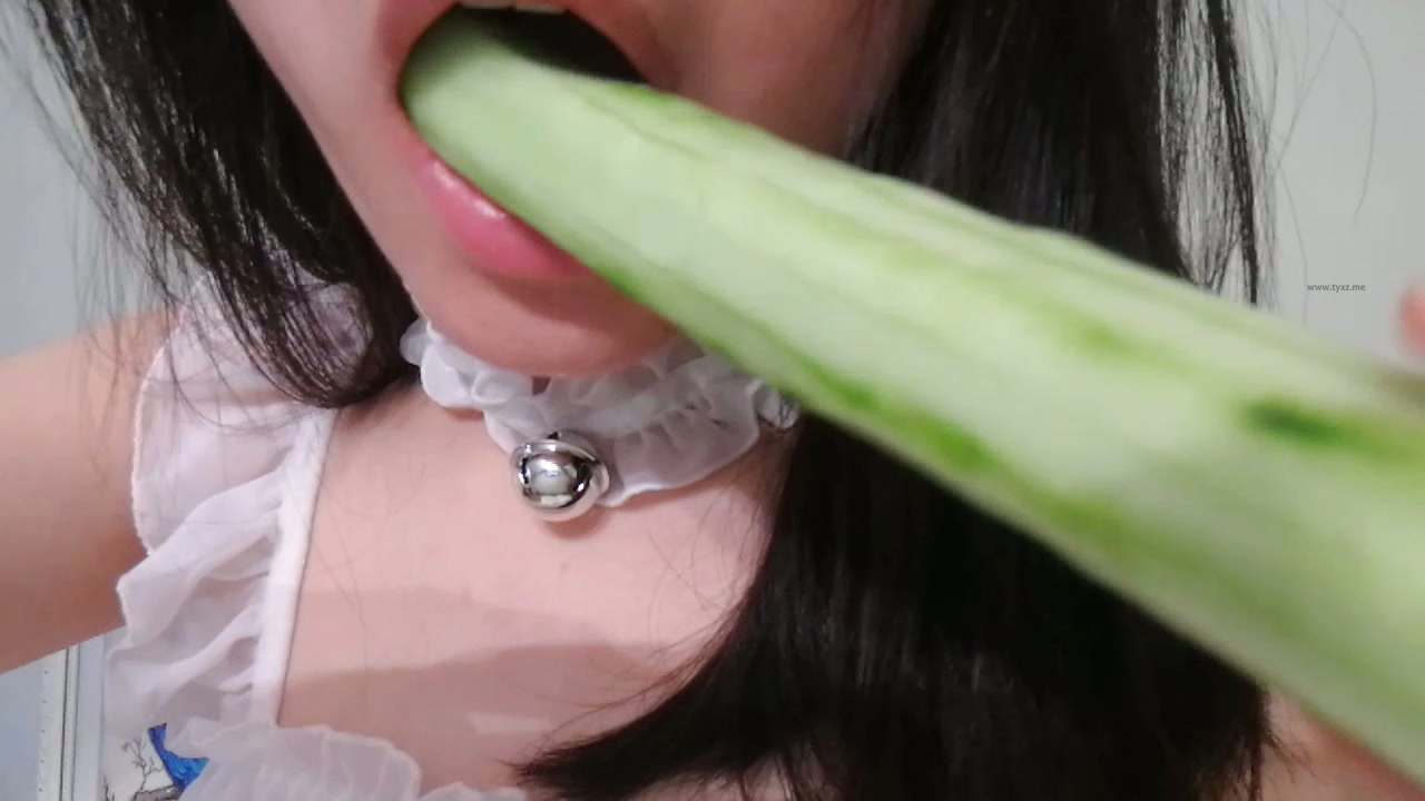 Play video: Japanese POV Uncensored — Sasa’s White Lingerie Cucumber Play [FC2-PPV]