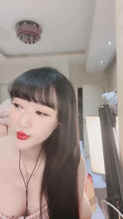 Screenshot 4 from 日本无码第一视角 — 红唇金项链的清瘦素人美女