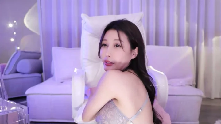 Screenshot 4 from Japanese POV Uncensored — Slim Beauty Squirting with Dildo in Lingerie
