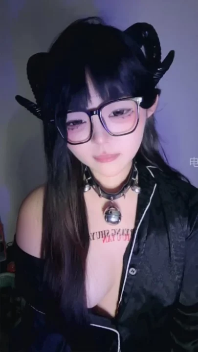 21번 스크린샷, Japanese POV Uncensored Solo — Demon Girl Lele in Lingerie and Glasses에서 캡처됨