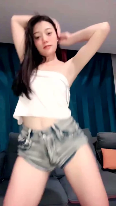 Screenshot 1 from Japanese POV Uncensored — Vivi’s Amateur Bedroom Fuck with Off-Frame Partner