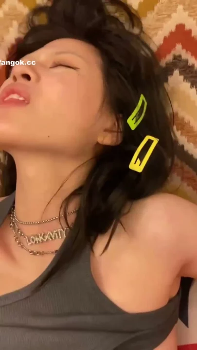 Screenshot 1 from Japanese POV Uncensored — Xueer’s Amateur Bedroom Scene with Face Shown