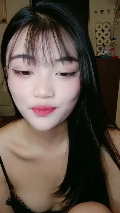 Screenshot 2 from Yaoyao en POV non censuré — Éjac dans la chatte et gorge profonde en lingerie