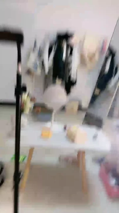10번 스크린샷, Japanese POV Uncensored — Yiyi’s Red Wig Amateur Bedroom Scene에서 캡처됨