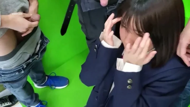 Screenshot 6 from 日本女学生视角内射 —— 穿着制服的小美女被轮番上阵