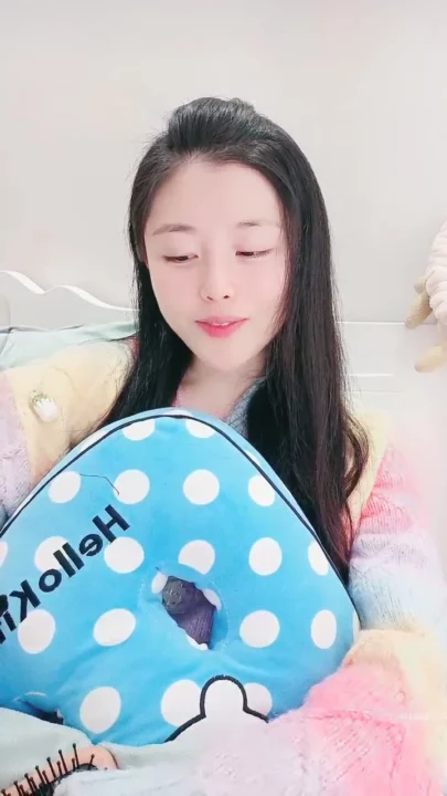 Screenshot 2 from 日本独居生活 — 穿着淡色家居服的 ASMR，露脸展示