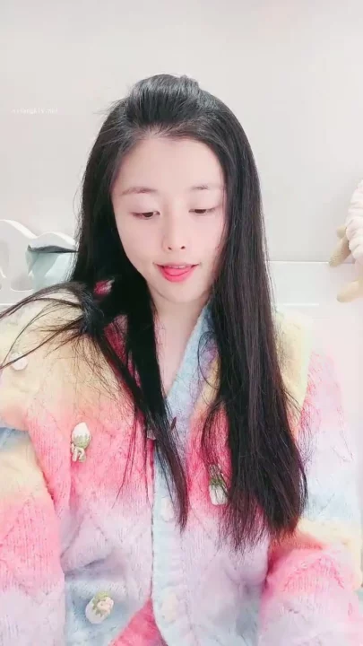 Screenshot 1 from 日本独居生活 — 穿着淡色家居服的 ASMR，露脸展示