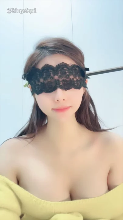 Screenshot 2 from Japanese Solo Masturbation — Blindfolded Petite Beauty Self-Touch Leaked