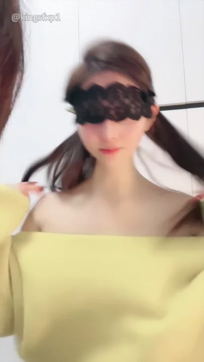 Screenshot 12 from Japanese Solo Masturbation — Blindfolded Petite Beauty Self-Touch Leaked