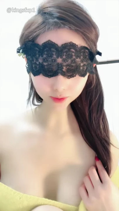 Screenshot 6 from Japanese Solo Masturbation — Blindfolded Petite Beauty Self-Touch Leaked