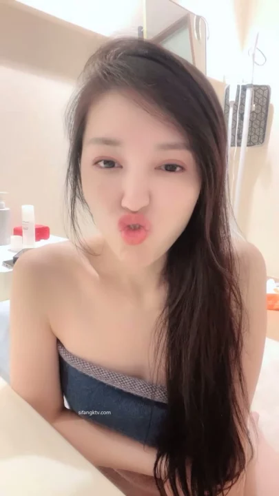 Screenshot 3 from Japanese Solo Masturbation — Face-Shown Bathroom Self-Shot with Toys