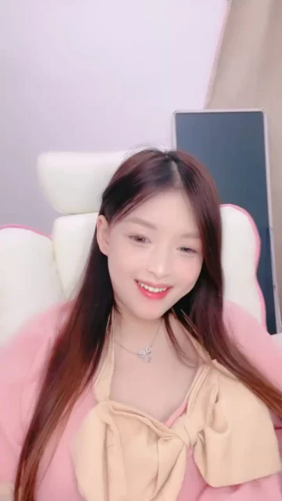Screenshot 3 from Japanese Solo Masturbation — Petite Beauty Faces Camera in Pink Lingerie