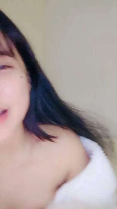 Screenshot 11 from Japanese Solo Masturbation — Petite Face-Shown Amateur with Surgical Mask