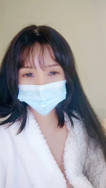 Screenshot 16 from Japanese Solo Masturbation — Petite Face-Shown Amateur with Surgical Mask